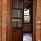 Дверь с филенкой из массива дуба и фацетными стеклами, г. Всеволожск